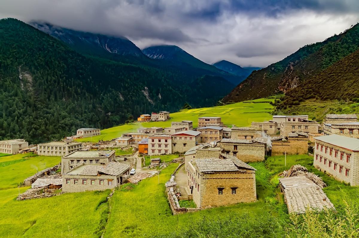 A stone buildings on a hillside

AI-generated content may be incorrect.