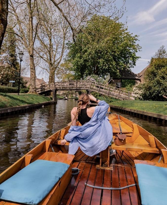 Khám phá làng Giethoorn Hà Lan - Ngôi làng cổ tích giữa đời thực