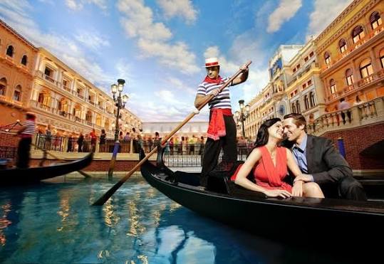 Tour 12N11D| Hà Nội - Frankfurt - Munich – Hallstatt – Venice – Milan – Lucerne – Engelberg – Lauterbrunnen – Interlaken – Bern –  Titisee – Colmar – Paris ( Bay Vietnam Airlines )